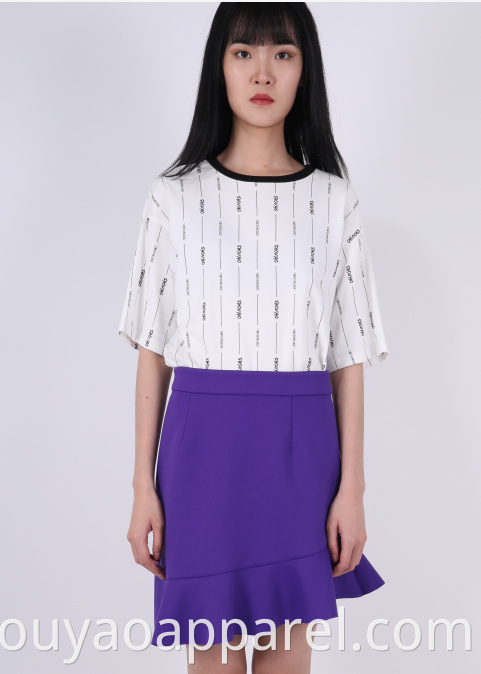 SHORT SLEEVE T-SHIRT WITH AROUND NECKLINE